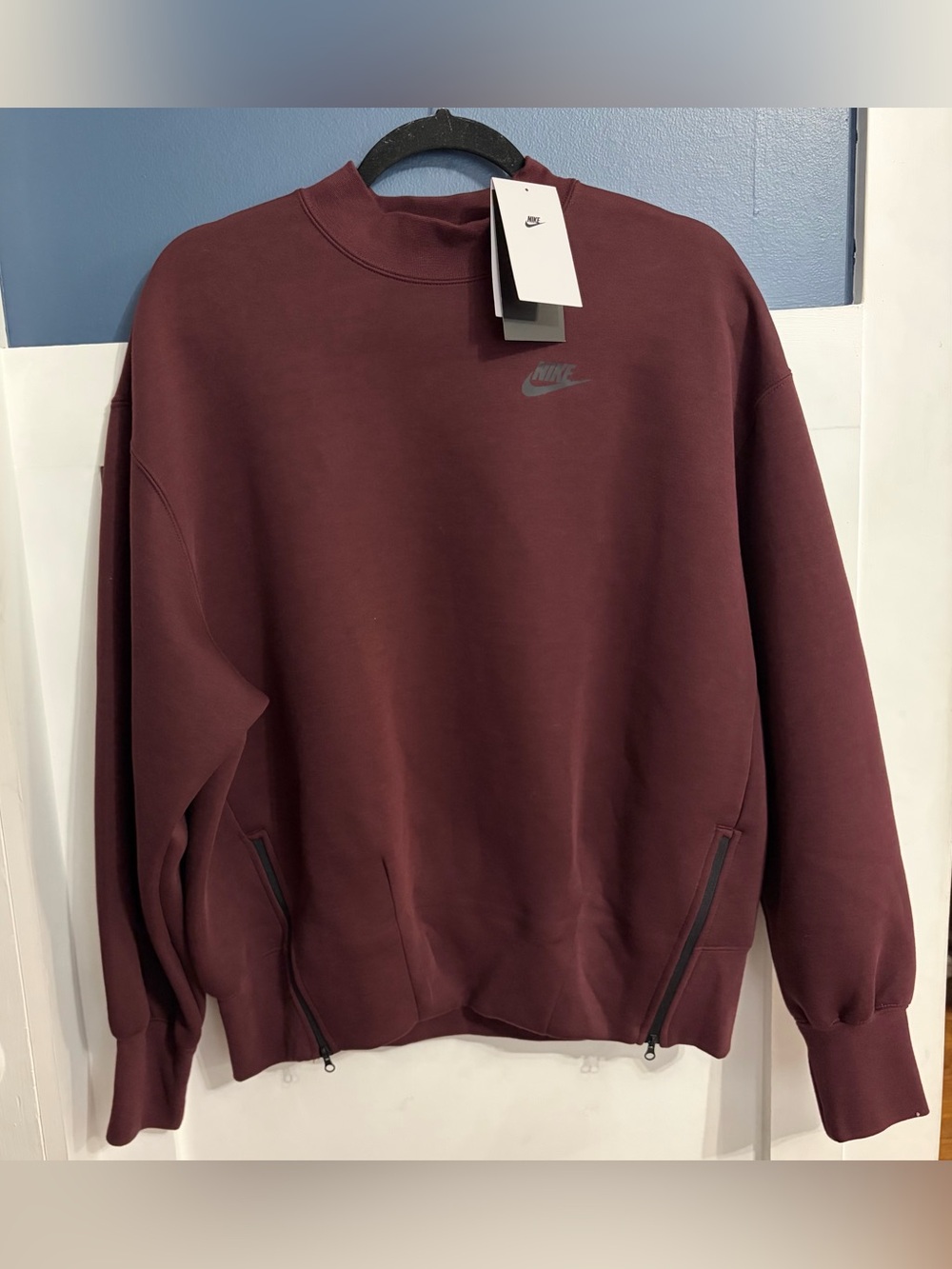 Nike Women's Tech Fleece Oversized Crewneck Sweatshirt Burgundy Size Small NWT
